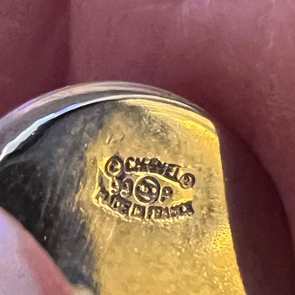 CHANEL Vintage Iridescent Logo Earrings - Picture 4 of 7